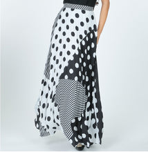 Load image into Gallery viewer, Skirt
